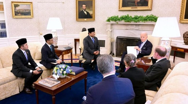 Presiden Indonesia, Prabowo Subianto mengadakan pertemuan bilateral dengan Presiden Amerika Serikat (AS), Joe Biden, di Gedung Putih